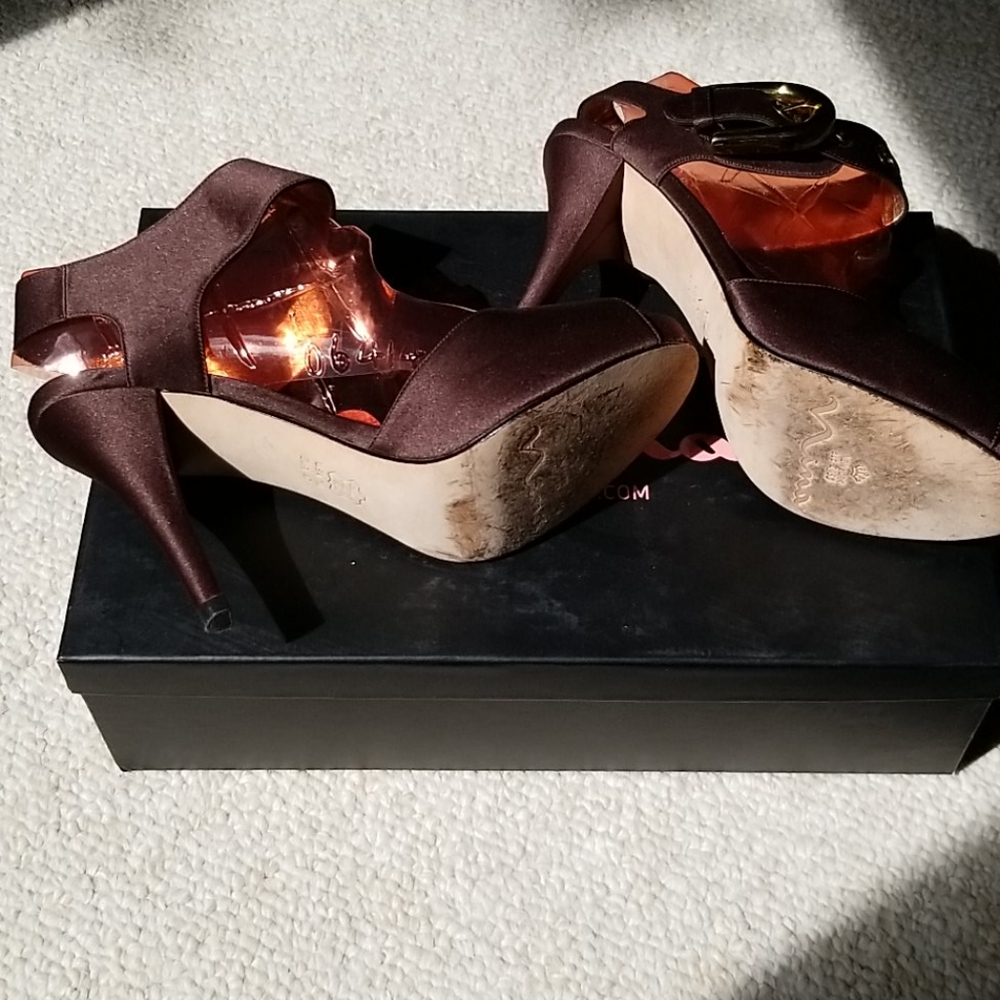 Nina- Chocolate Brown 4" Heel. Platform. Ankle Strap. Size 7 M. - Picture 5 of 5